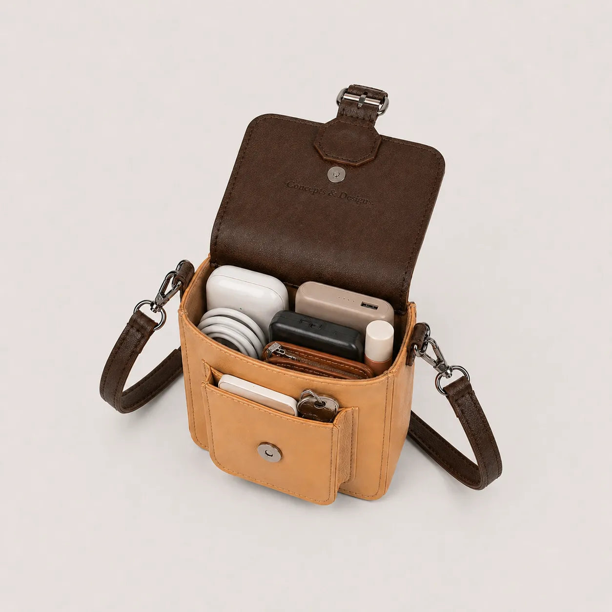 Brown and beige bag with contents inside on a white background
#color_affogato